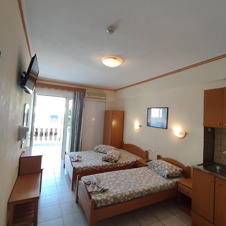 Villa Cosmos Inn Olympiakí Aktí Dış mekan fotoğraf